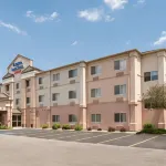 Fairfield Inn & Suites Toledo Maumee Hotels in Maumee