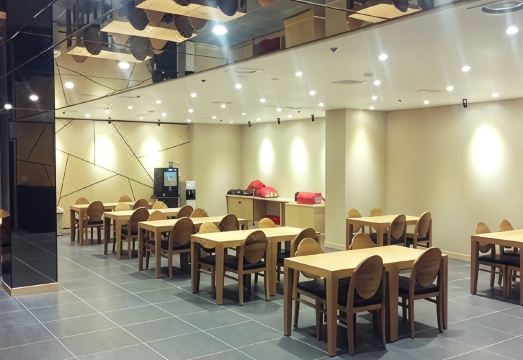 3. 아몬드호텔..