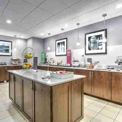 Hampton Inn & Suites Macon I-475 Dining/Meeting Rooms