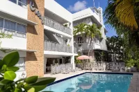 Crest Hotel Suites - Private Pools