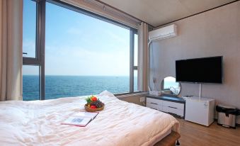 Yeongdeok Cheongsonghoe Snow Crab Pension