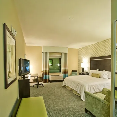 Hampton Inn & Suites Denison
