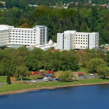 Novotel Rotorua Lakeside Hotels near Kuirau Park