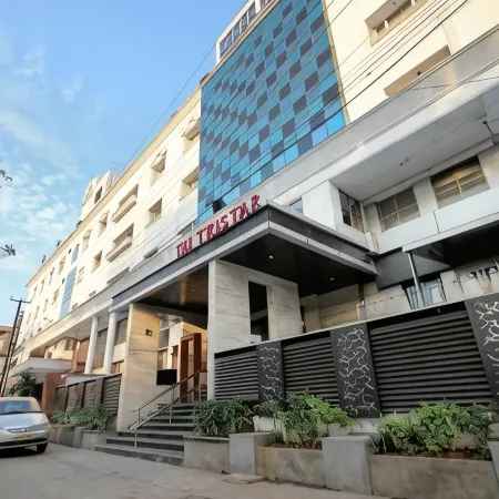 Taj Tristar