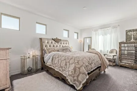 The Residence on Avalon - A Corporate Retreat and Customized Stay!