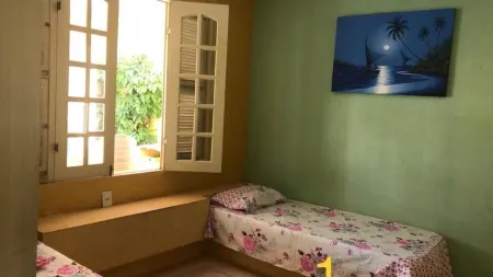 L'AMARELA MANSION 11 SUITES 50 BEDS NEIGHBORHOOD TO BEACH PARK Отели рядом с достопримечательностью «Аквапарк "Бич Парк"»