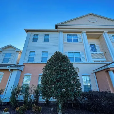 Themed Luxury Apartment With Pools & JacuzziREUNION RESORT: Gym & Restaurants