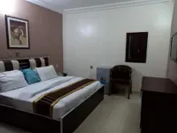 Crimson Suites  호텔