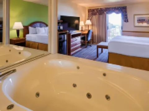 Apple Tree Inn, SureStay Collection by Best Western Hotels in Petoskey