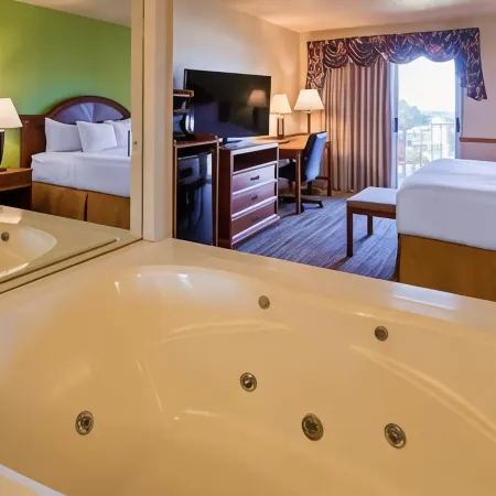 Apple Tree Inn, SureStay Collection by Best Western