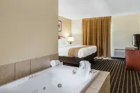Quality Inn & Suites Sevierville - Pigeon Forge - Hot Tub