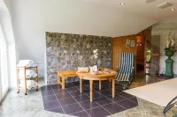 Hotel & Restaurant Am Alten Rhin - parking