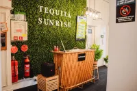 Tequila Sunrise Hostel Adelaide