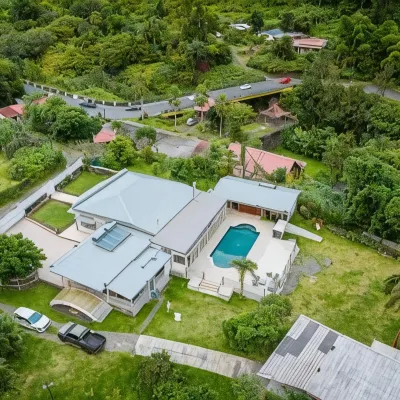 L'Escale Royale Hotels near Piton des Neiges