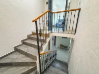 Spacious 5-bedroom house with AC, WiFi near to the beach