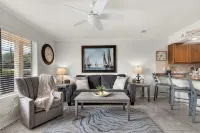 Charming 1-bedroom condo in superb Destin with WiFi, AC - 2-Star