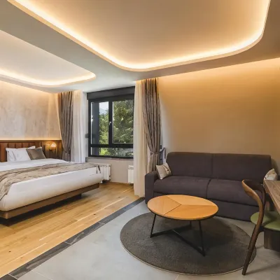 Boutique Hotel Rezident Hotels near Quadomania