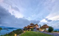 Mountain Shadows Resorts