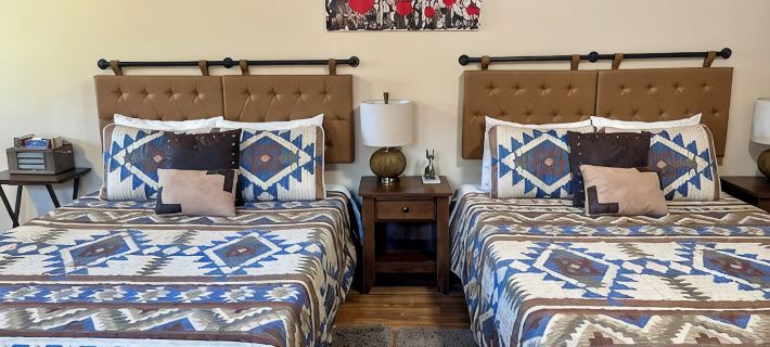 2 Minutes from the North Entrance of Yellowstone - Beautiful and Cozy Cabin Ξενοδοχεία στην πόλη Gardiner