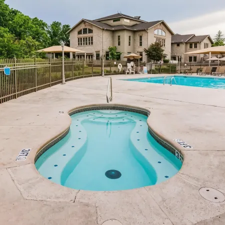 Walk-in Pointe Royale Condo - Golf Course Pond View - Pools, Hot Tub & Clubhouse