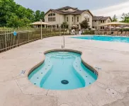 Walk-in Pointe Royale Condo - Golf Course Pond View - Pools, Hot Tub & Clubhouse - 民泊