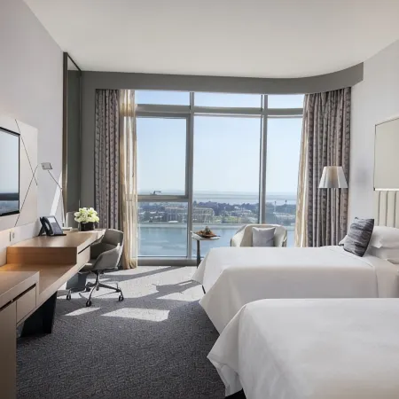 Pearl Rotana Capital Centre
