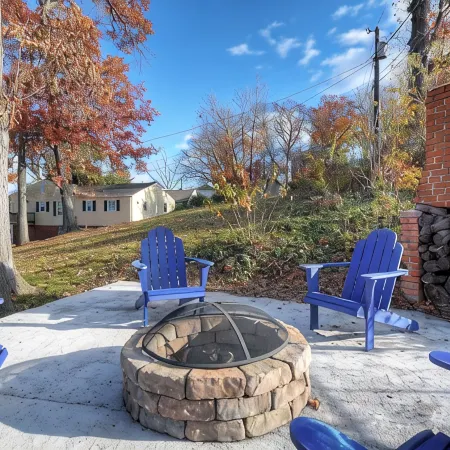 Fort Henry - Pool Table, Fire Pit, Prime Location in Kingsport