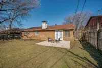 Centrally Located 3BR 2BA - !