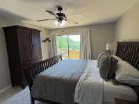 Charming 2-bedroom pet-friendly apartment in beautiful Hot Springs with WiFi, AC - Apartments