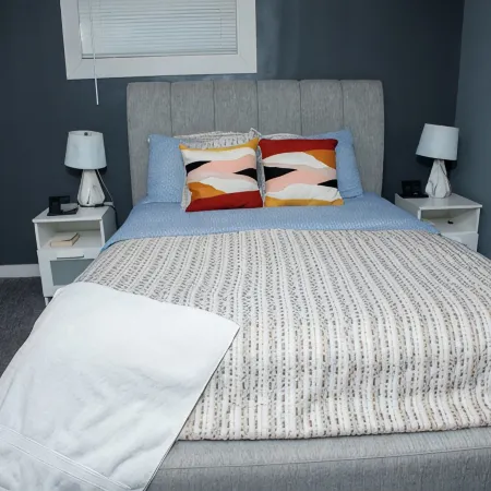 One-bedroom guest suite with  private entry