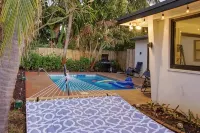 Tropical Beach House! - Private Pools