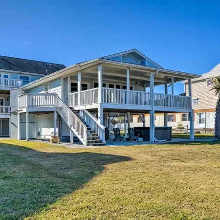 Dig'n It of Surf City! HOT TUB! 6 Bdr - 4.5 Bath
