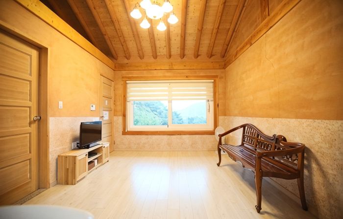 Hapcheon Gayasan Hwangtomaeul Pension
