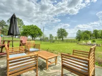 Unwind with your family at this cozy lakeside home! - Wi-Fi