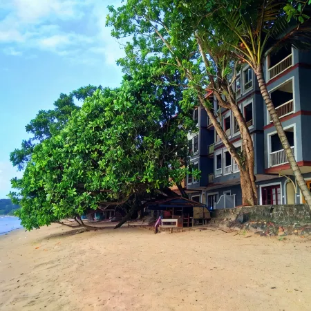 Kondominium Pantai Carita Selatan