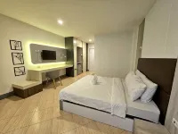 The Sun Hotel Roiet