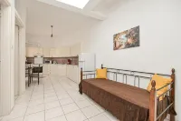Akakia Residence - غرفة مطلة على الجبل