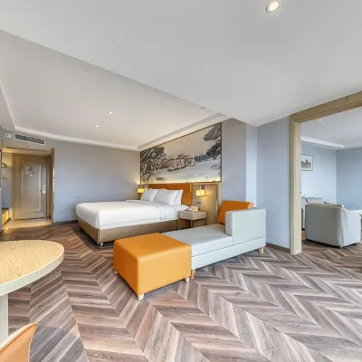 Vienna Hotel (Linyi Shunhe West Street) Hotels near Weiye Square