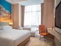 Vienna Hotel (Liuyang River Bridge Pedestrian Street)