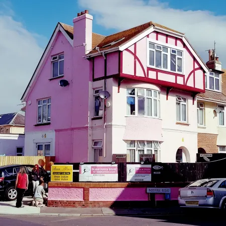 Singer House Beach Holiday Flats with Parking ,Opposite Paignton Pier ,English Riveria