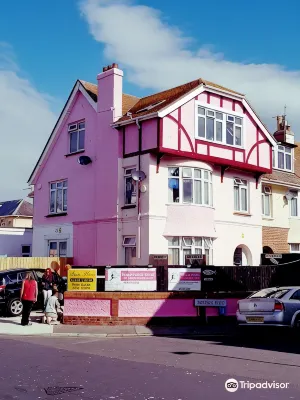 Singer House Beach Holiday Flats with Parking ,Opposite Paignton Pier ,English Riveria - 4 stelle