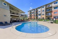 The Carmel/Bold/Massage /Chair Spacious / 3D Wall / Pool / Gym / Tanning Bed -  Ferienwohnungen