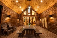 Wisdom Creek Lodge - Creek Lot, 4 Suites, Hot Tub & Game Room - Lodges