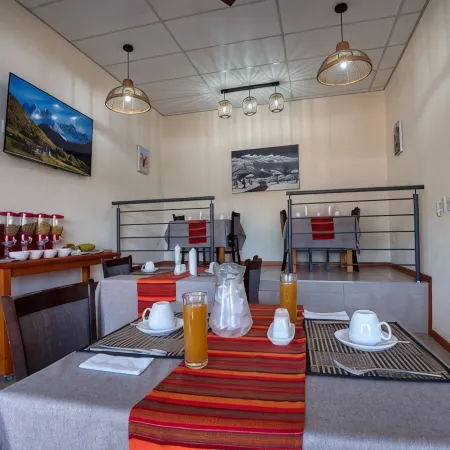 Tembo Guest Lodge