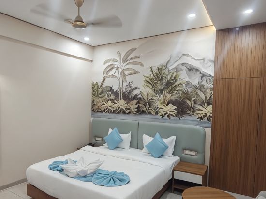 Hotel The Grand Bhagwati