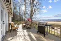 Brevard Mountain View Villla - Mountain view