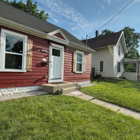 Lansing 3Br Near Downtown — Game Room & EV Garage