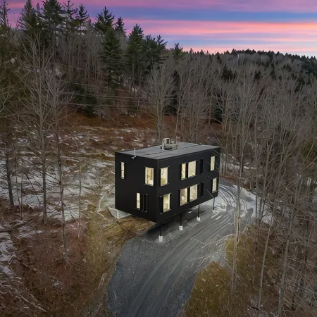 Modern Hideaway Chefs Kitchen & Sauna 15min to Ski