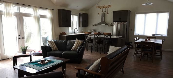 Georgian Bay Escape Cottage in Meaford. Cozy Sky cottage with fireplace. Hôtels à&nbsp;: Comté de Grey