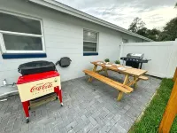 NEW Gorgeous Sunshine-Up 6 Guests-Private Backyard - 3-Star